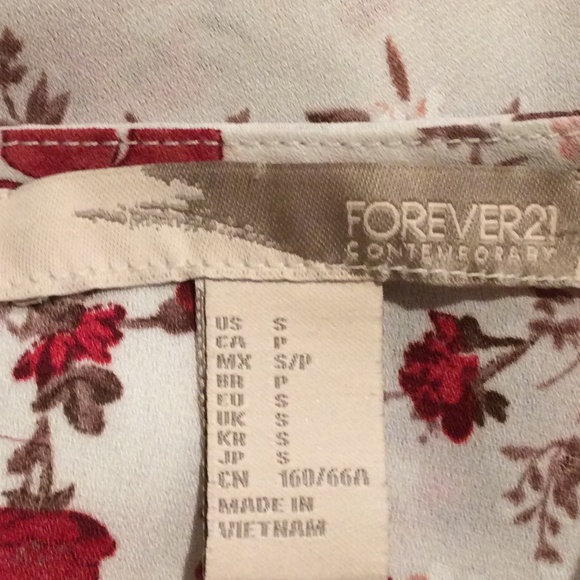 Beautiful Floral Romper - Picture 2 of 4